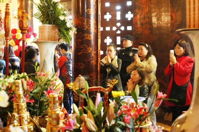 Văn khấn lễ chùa mùng 1 Tết