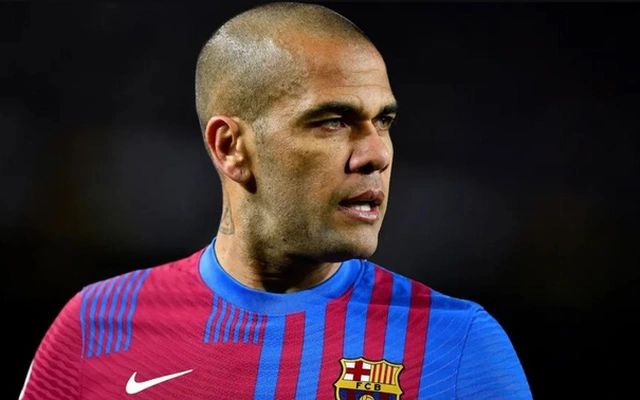 Alves đã tạo nên lịch sử toàn diện 